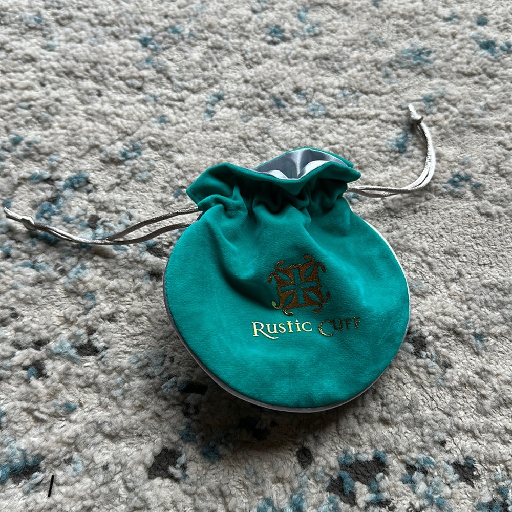 Rustic cuff velvet bag